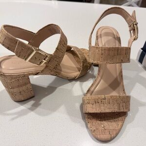 Crown & Ivy Tan Cork Block Heel Sandals
